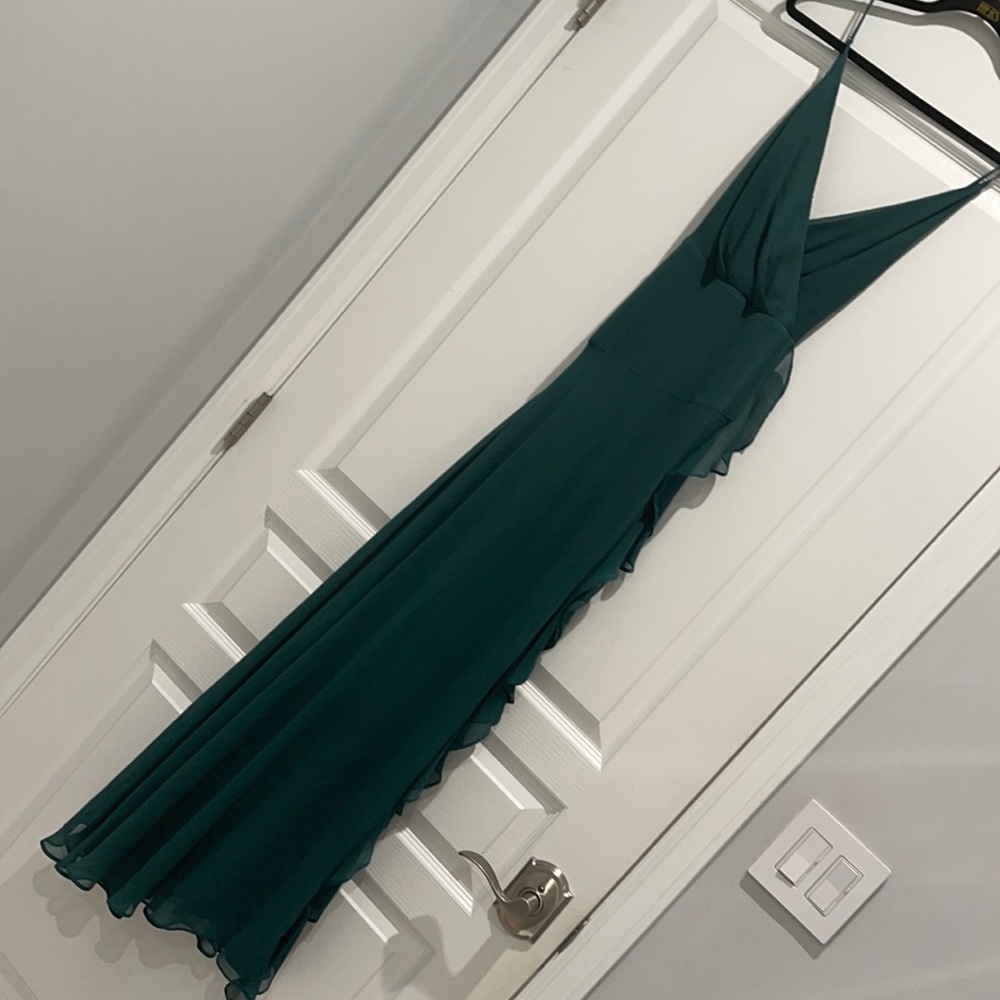Gorgeous ASTR the label emerald dress
